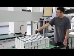 Batterie solaire fixée au mur